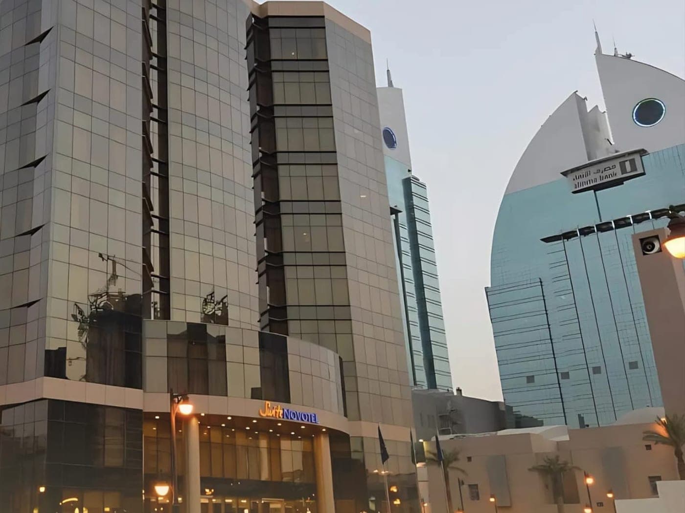 واجهة كرتن وول من الألمنيوم في الرياض